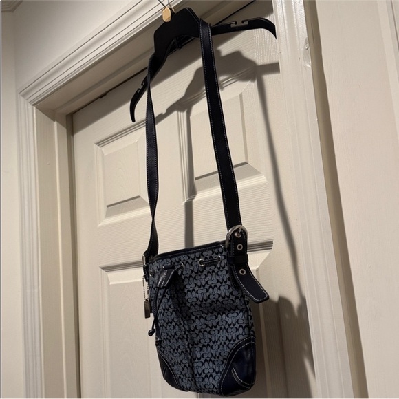 Coach Micro C Signature Drawstring Crossbody Hobo bucket bag - Picture 14 of 15